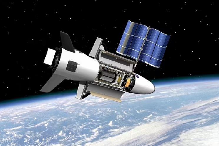  الطائرة الفضائية السرية X-37B تُجري مناورات فريدة لتعزيز الأمن القومي| صور وفيديو