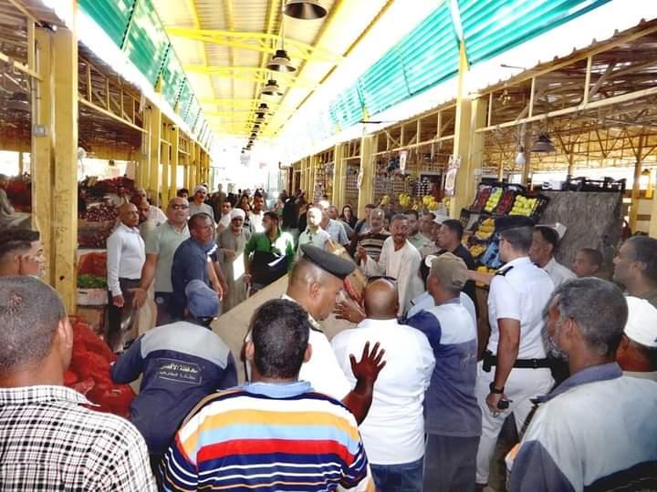 حمله مكبره لرفع الإشغالات وإزالة  التشوهات البصرية داخل نطاق اسواق الاقصر