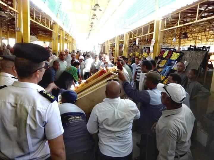 حمله مكبره لرفع الإشغالات وإزالة  التشوهات البصرية داخل نطاق اسواق الاقصر