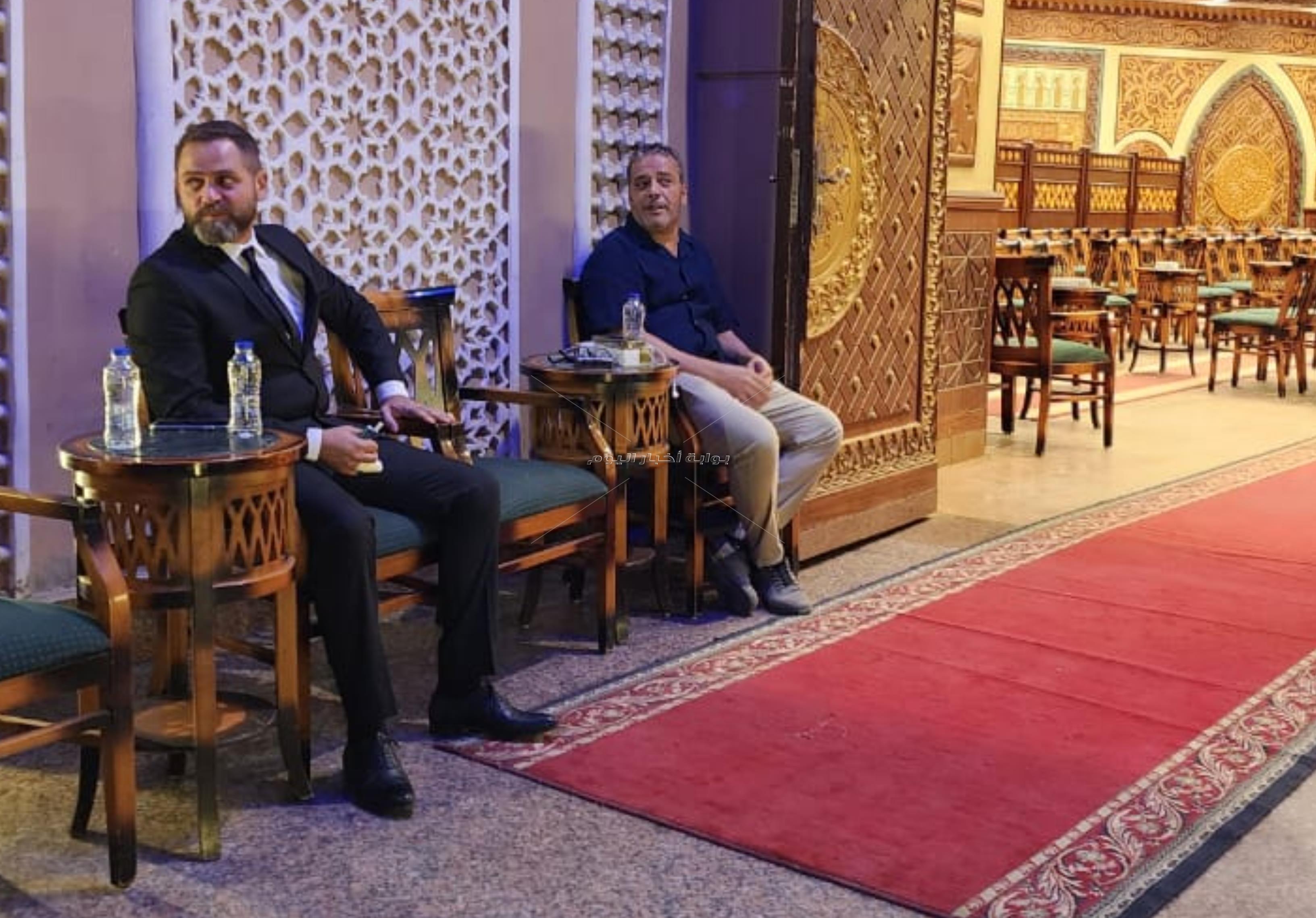 نجوم الغناء وصناع الأغنية في عزاء الشاعر أحمد علي موسى