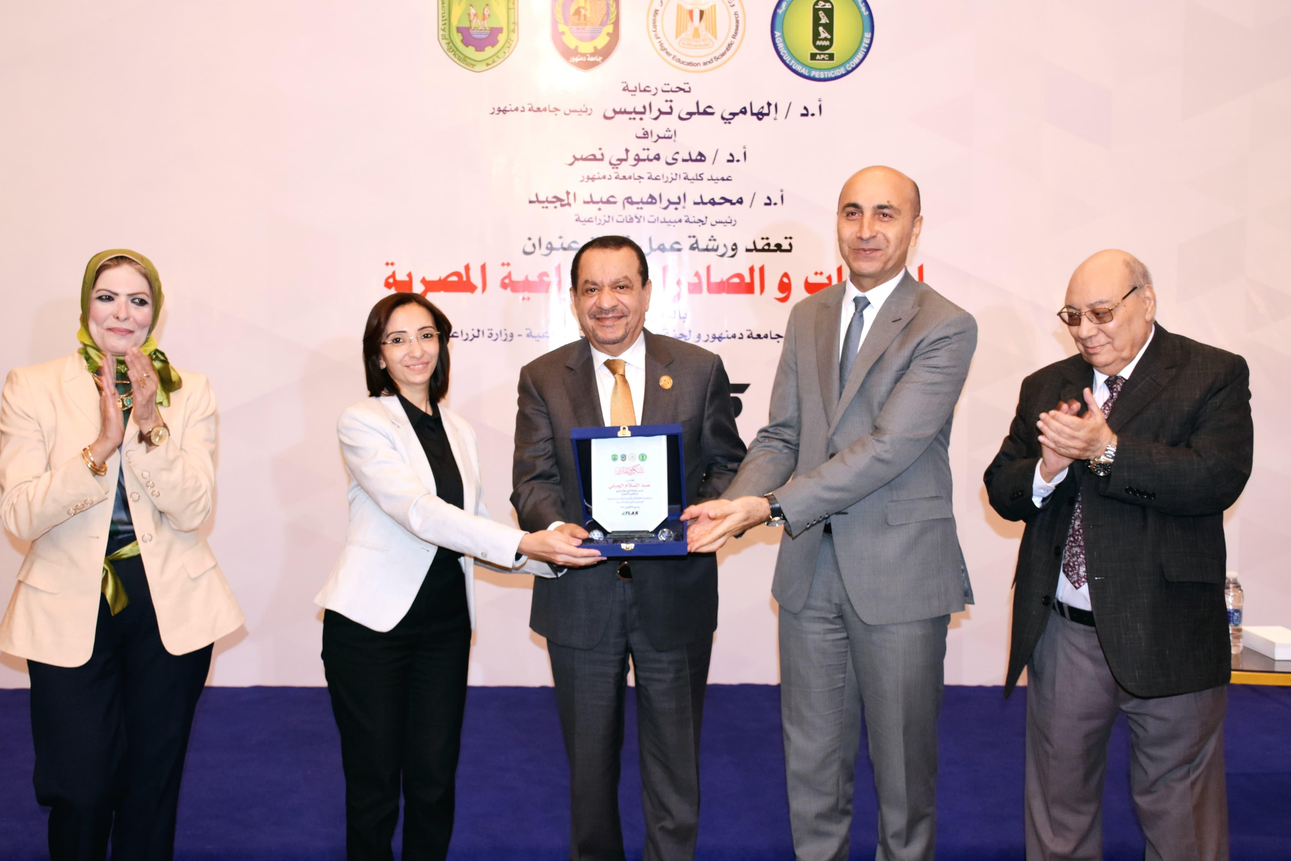 محافظ البحيرة ورئيس جامعة دمنهور يشهدان