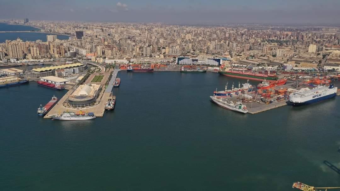 محطة "تحيا مصر" متعددة الأغراض.. قادرة على تداول 15 مليون طن بضائع سنويًا| صور