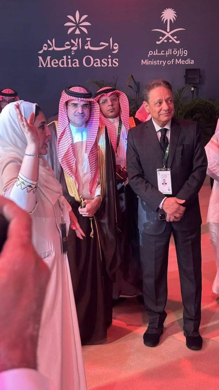 رئيس الأعلى للإعلام يتفقد المركز الإعلامي للقمة العربية الإسلامية بالرياض