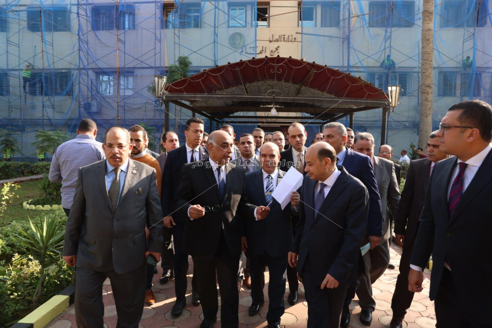 وزير العدل يتفقد مجمع محاكم كفر الشيخ ويوجه بسرعة إنجاز القضايا