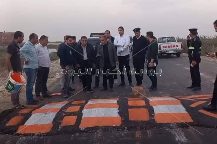 محافظ الدقهليه يتفقد طريق الحزام الآمن علي بحيرة المنزلة عقب حادث أتوبيس المطرية