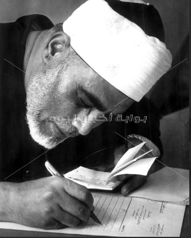 20 صورة نادرة ..الشيخ الحصري.. عنقود عنب يأكل منه الناس ولا ينقص.. 