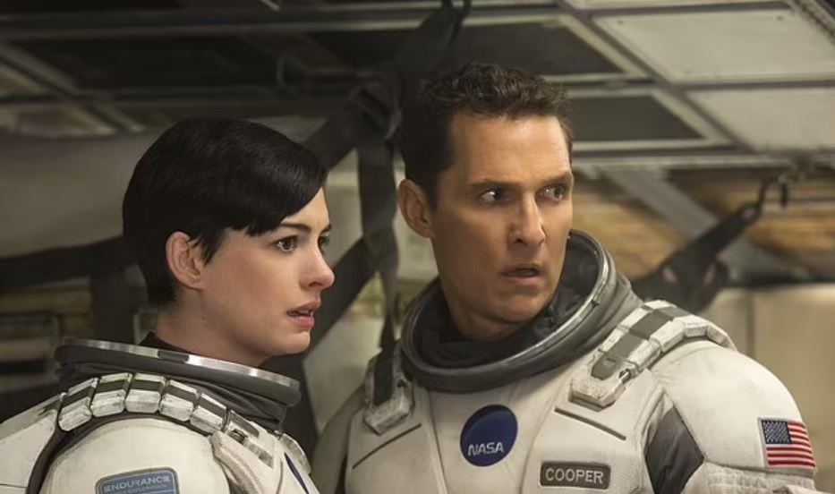 مُحبو فيلم Interstellar يكتشفون تفاصيل صادمة خلال إعادته بعد 10 سنوات| صور وفيديو