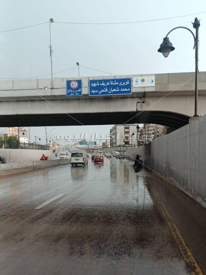 أمطار غزيرة تضرب الإسكندرية بالتزامن مع «نوة عيد الميلاد»