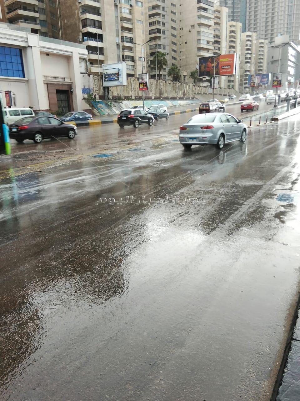 أمطار غزيرة تضرب الإسكندرية بالتزامن مع «نوة عيد الميلاد»
