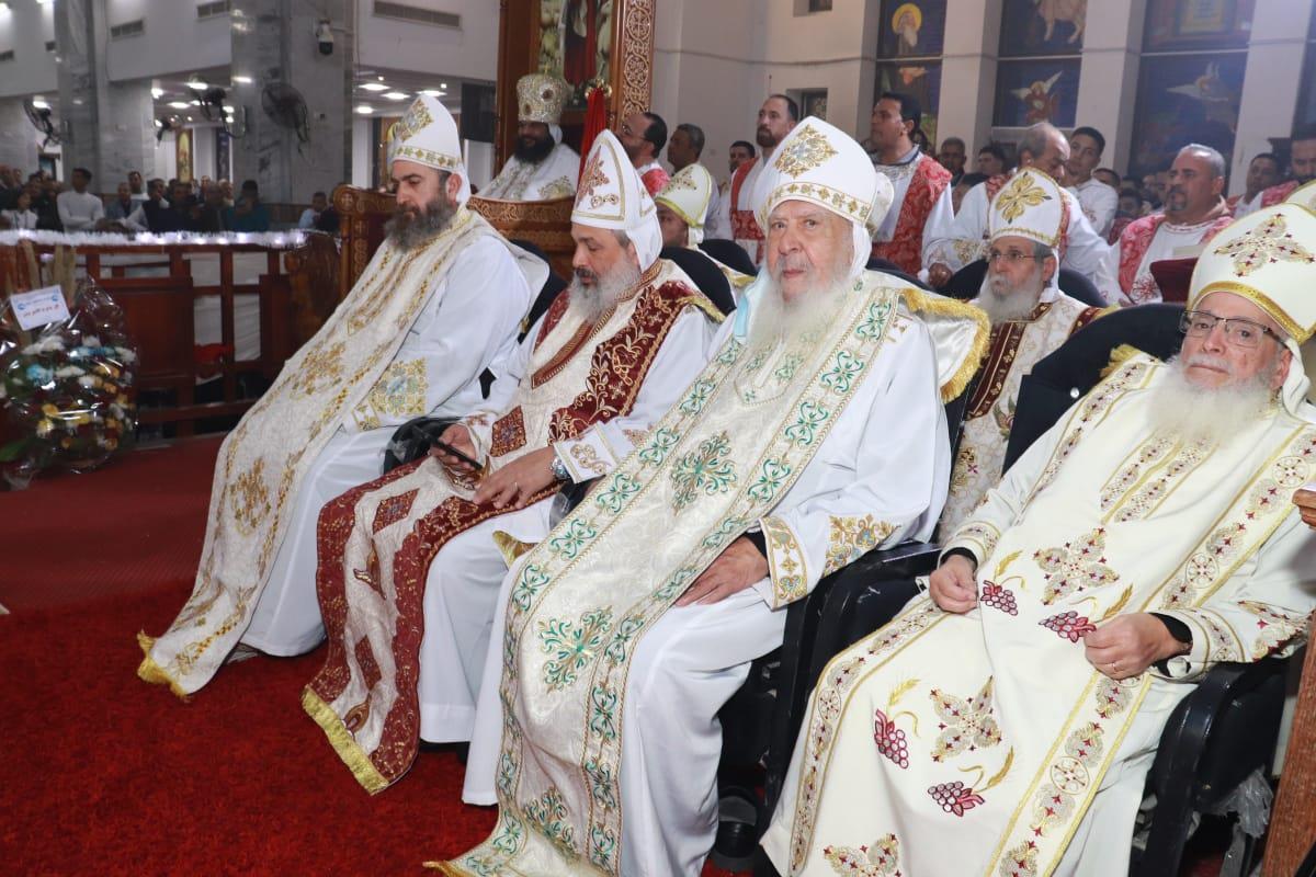 أسقف كنائس البحر الأحمر يترأس قداس عيد الميلاد بكاتدرائية الأنبا شنودة في الغردقة
