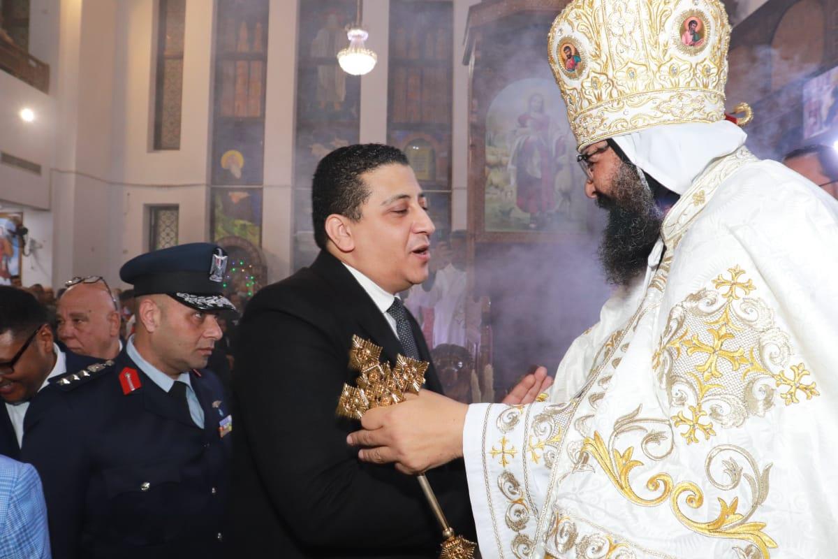 أسقف كنائس البحر الأحمر يترأس قداس عيد الميلاد بكاتدرائية الأنبا شنودة في الغردقة
