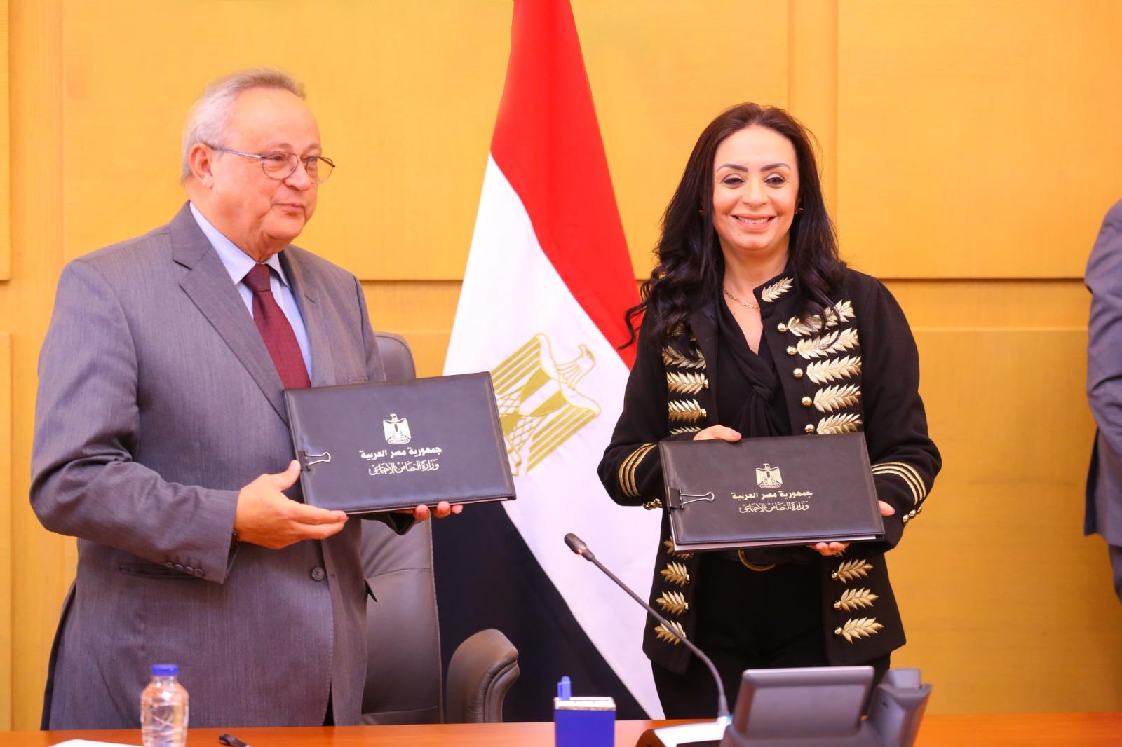زايد ومايا يوقعان بروتوكول تعاون لدعم  الأسرة وذوي الهمم