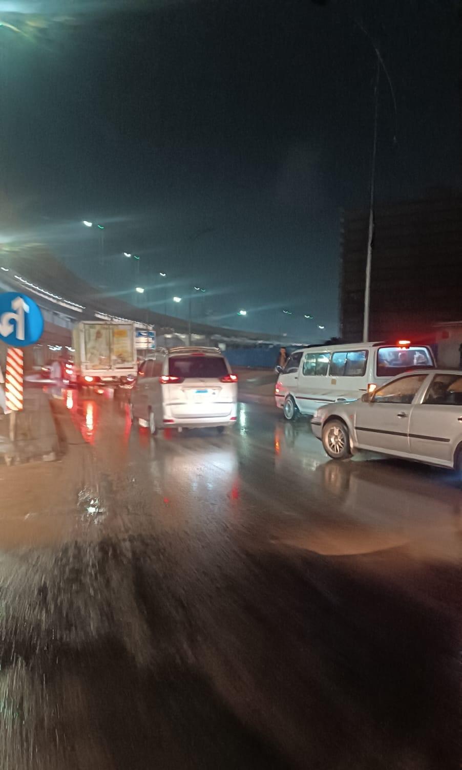 بالصور-  هطول أمطار "الغطاس" على الإسكندرية.. والصرف الصحي يتدخل