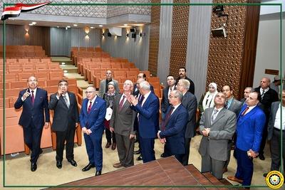 اجتماع مجلس أمناء جامعة المنصورة الأهلية لمناقشة الإنجازات بحضور محافظ الدقهلية. 