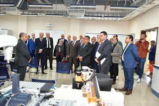 اجتماع مجلس أمناء جامعة المنصورة الأهلية لمناقشة الإنجازات بحضور محافظ الدقهلية. 