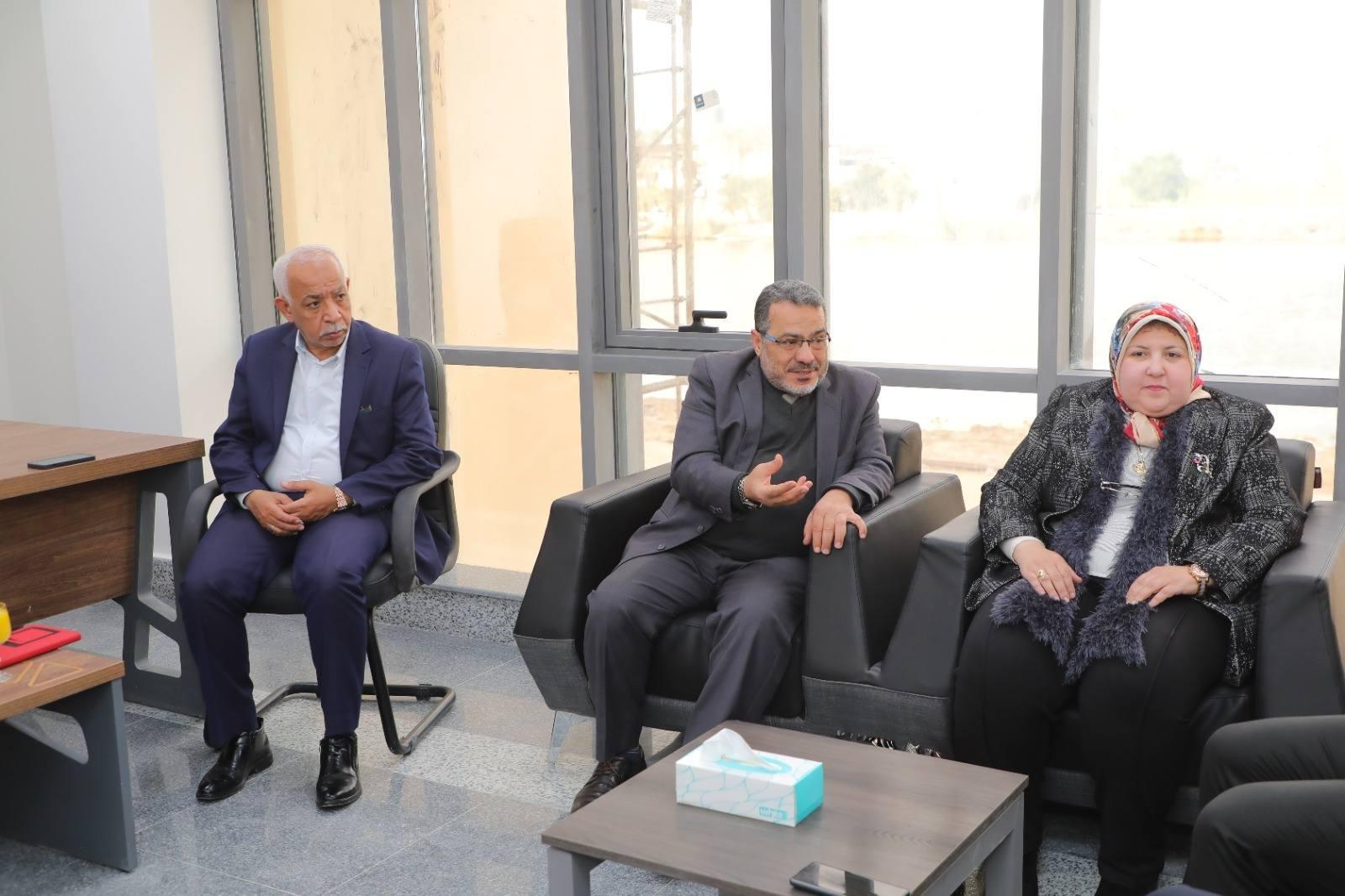 رئيس عمال مصر يبحث الشراكة  بين الجامعتين :العمالية" و "دمياط لتلبية احتياجات السوق| صور