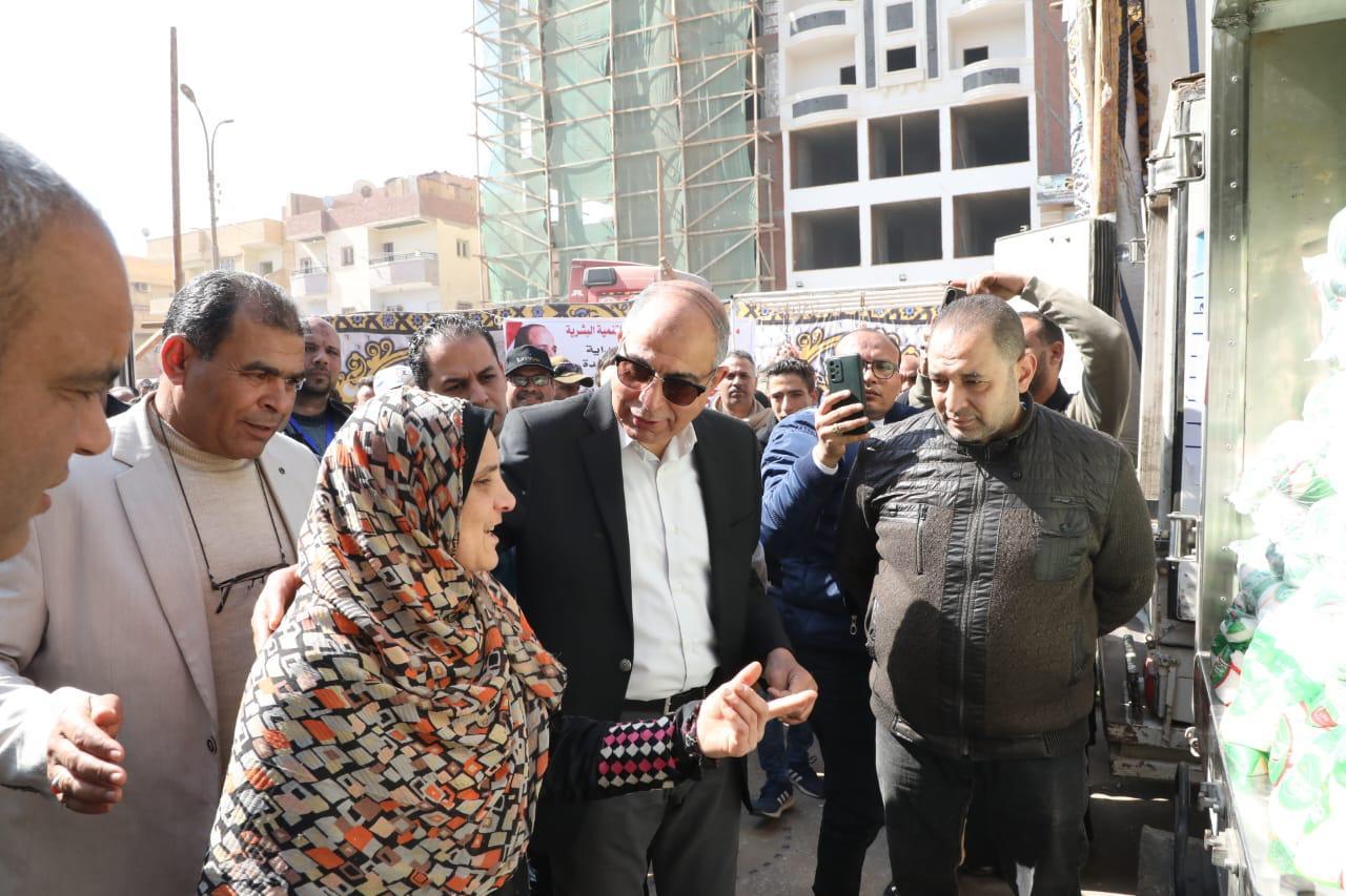  ضمن مبادرة " بداية " وخطة المحافظة لعمل أسواق حضارية
