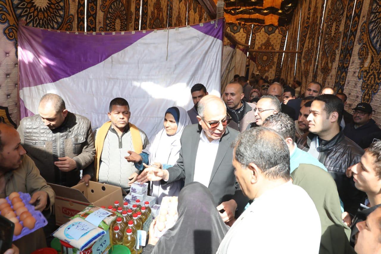  ضمن مبادرة " بداية " وخطة المحافظة لعمل أسواق حضارية