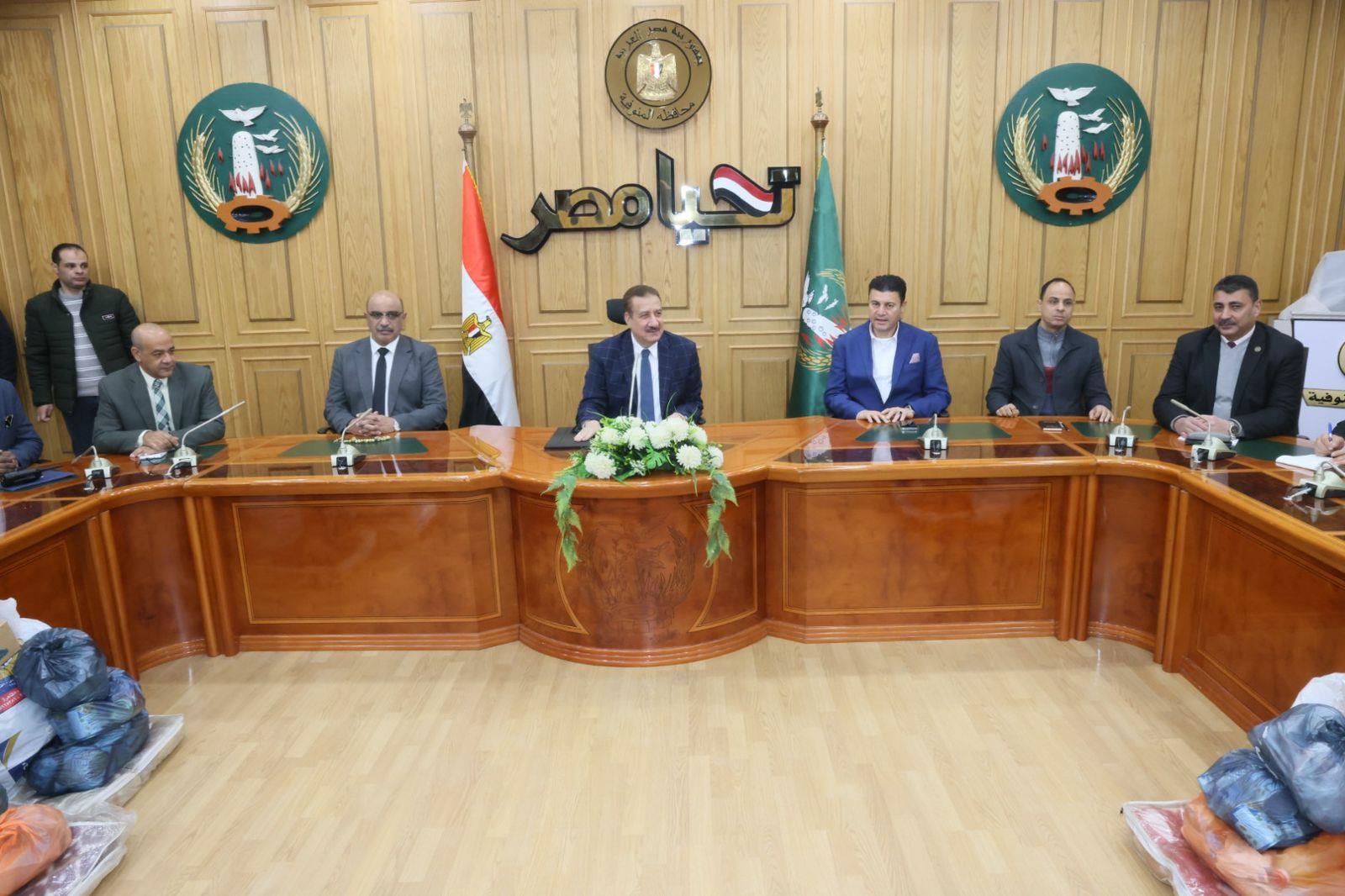 محافظ المنوفية يقرر صرف مساعدات مالية وعينية لـ 80 حالة من الأسر الأولى بالرعاية| صور