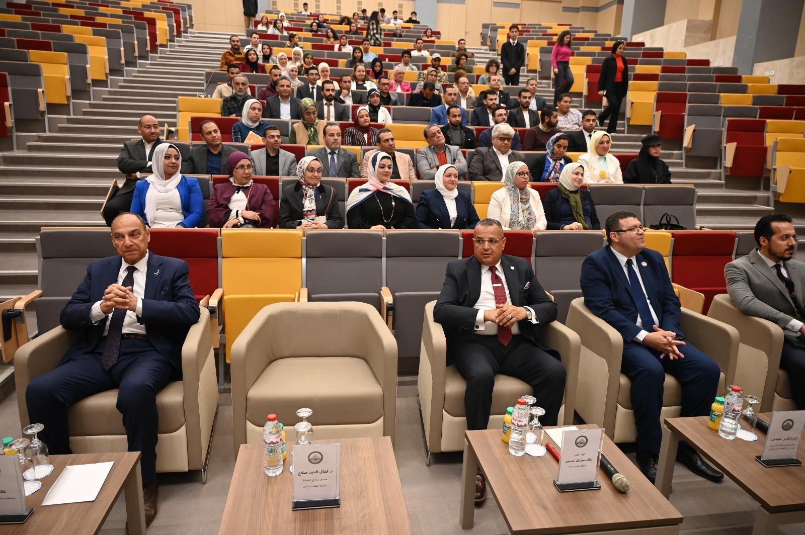 محافظ جنوب سيناء يستعرض رؤية التنمية المستدامة