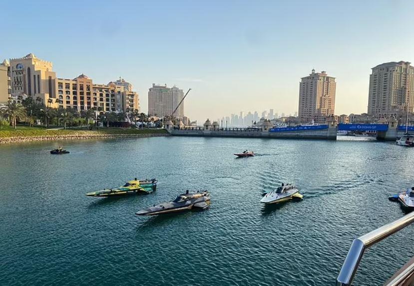 سباق المستقبل: أسرار عالم بطولة E1 للزوارق الكهربائية في قطر| صور وفيديو