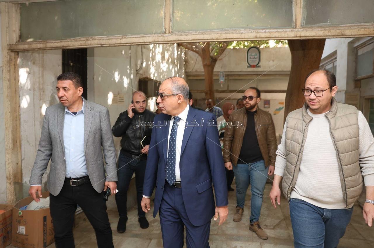  محافظ المنيا يوجه بتحويل المركز الطبى الشرقى لعيادات تخصصية لمرضى التأمين