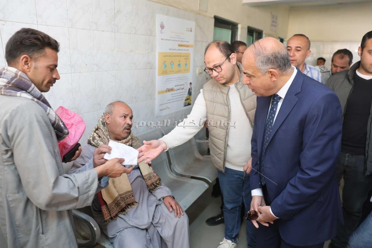  محافظ المنيا يوجه بتحويل المركز الطبى الشرقى لعيادات تخصصية لمرضى التأمين