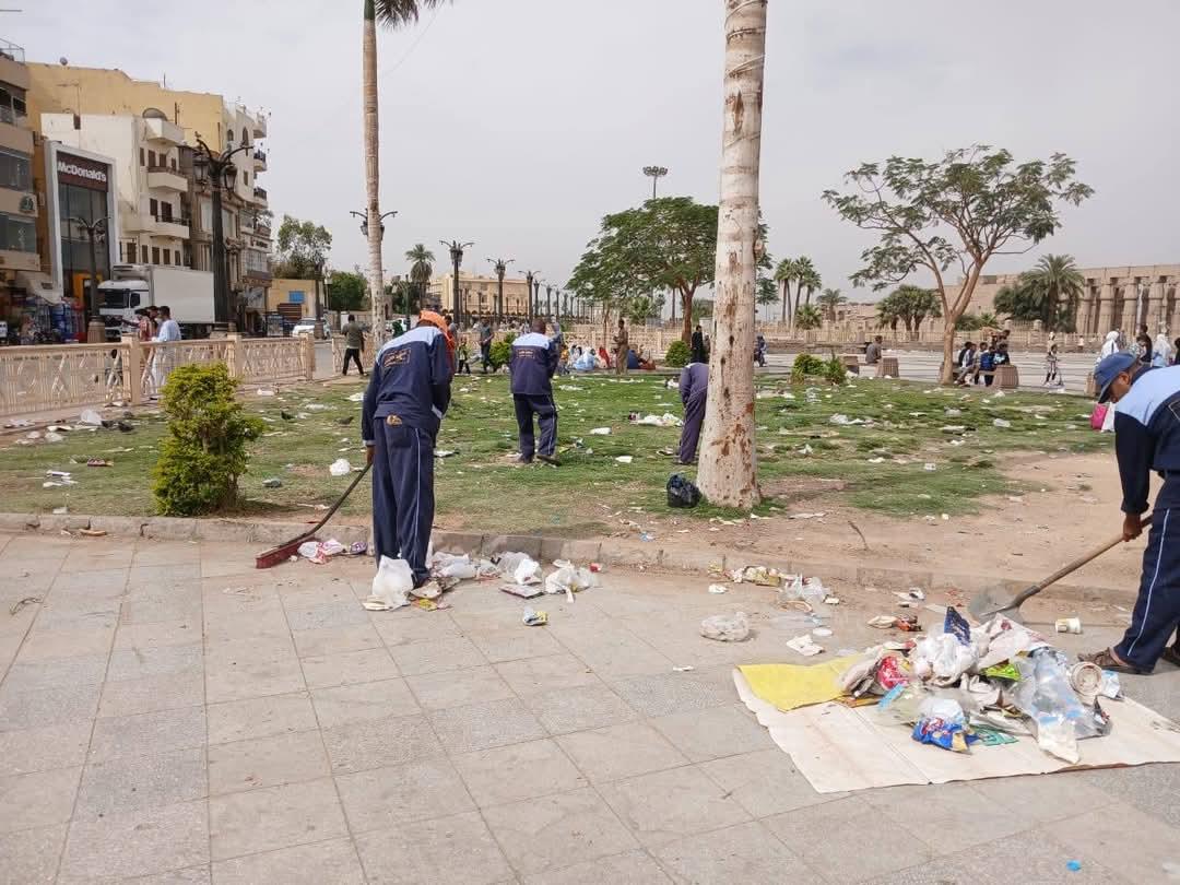 إعادة الجمال لمدينة الأقصر بعد نهاية الإحتفال بعيد الفطر المبارك| صور 