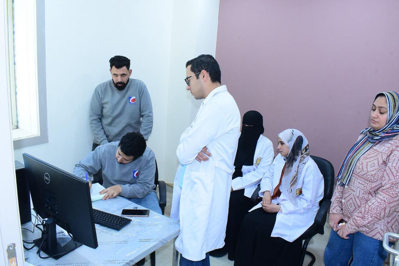 مستشفى الطوارىء بجامعة سوهاج تستقبل 1302 حالة خلال عيد الفطر منهم 367  عملية جراحية| صور