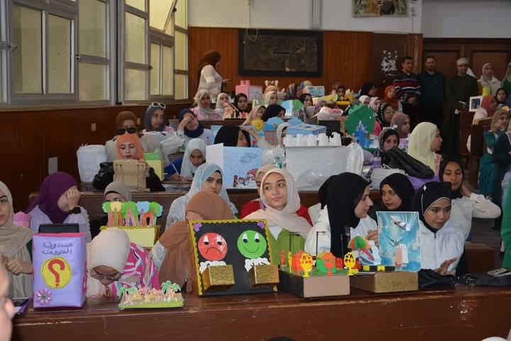 رئيس جامعة دمياط يشهد حفل ختام الأسبوع البيئي لكلية التربية