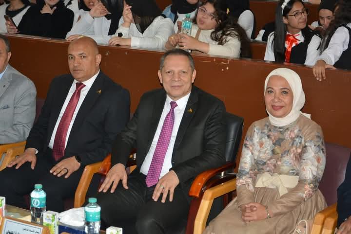 رئيس جامعة دمياط يشهد حفل ختام الأسبوع البيئي لكلية التربية