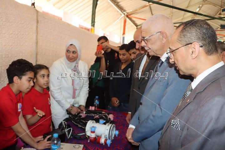 رئيس جامعة المنوفية يفتتح معرضي كلية الهندسة الإلكترونية 