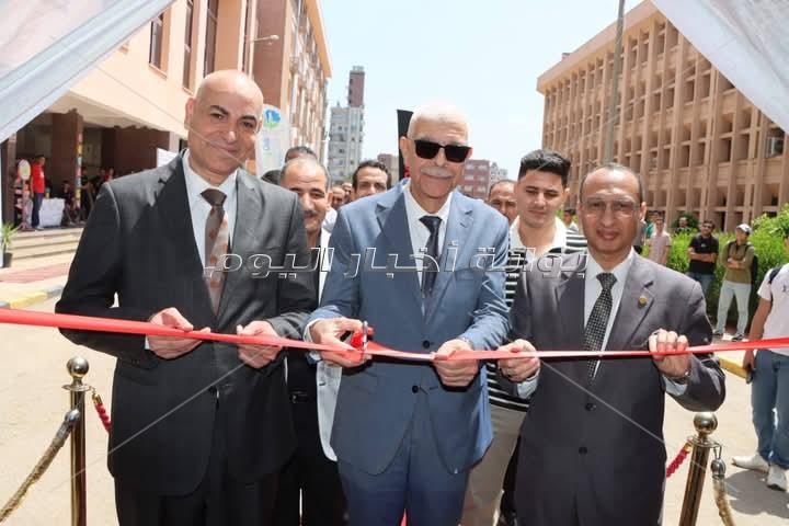 رئيس جامعة المنوفية يفتتح معرضي كلية الهندسة الإلكترونية 