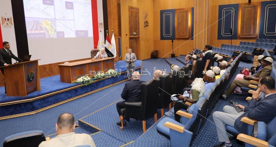 وفد رفيع المستوى من 18 دولة أفريقية يزور ميناء الإسكندرية