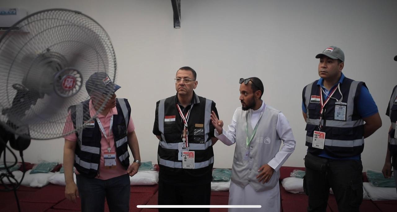 رئيس بعثة الحج يتفقد مخيمات حجاج القرعة في عرفات ومنى.. وبدء التصعيد غدا