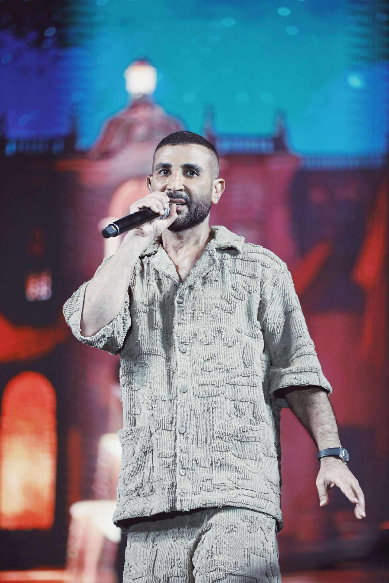 أحمد سعد يشعل الساحل الشمالي بحفل غنائي