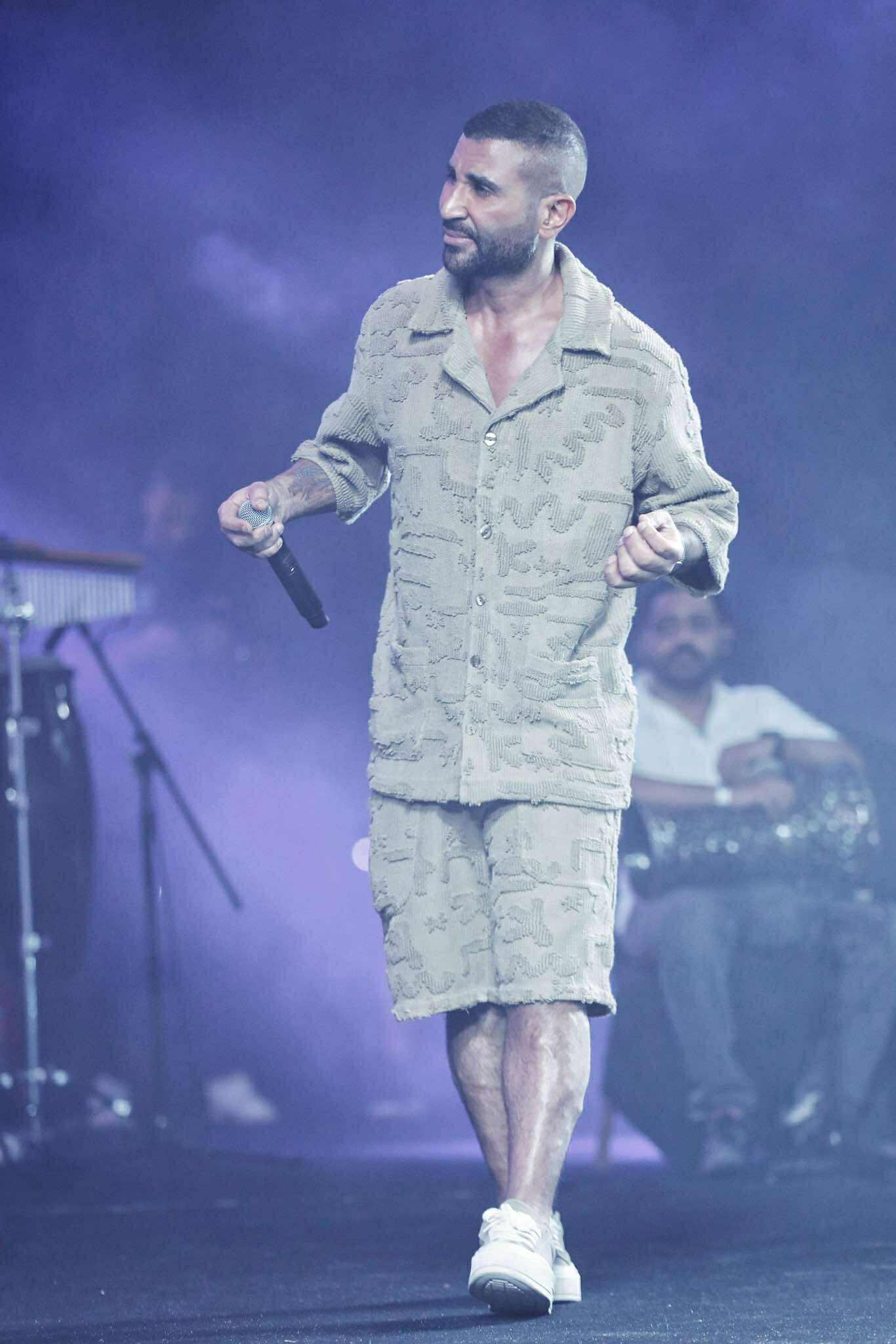 أحمد سعد يشعل الساحل الشمالي بحفل غنائي