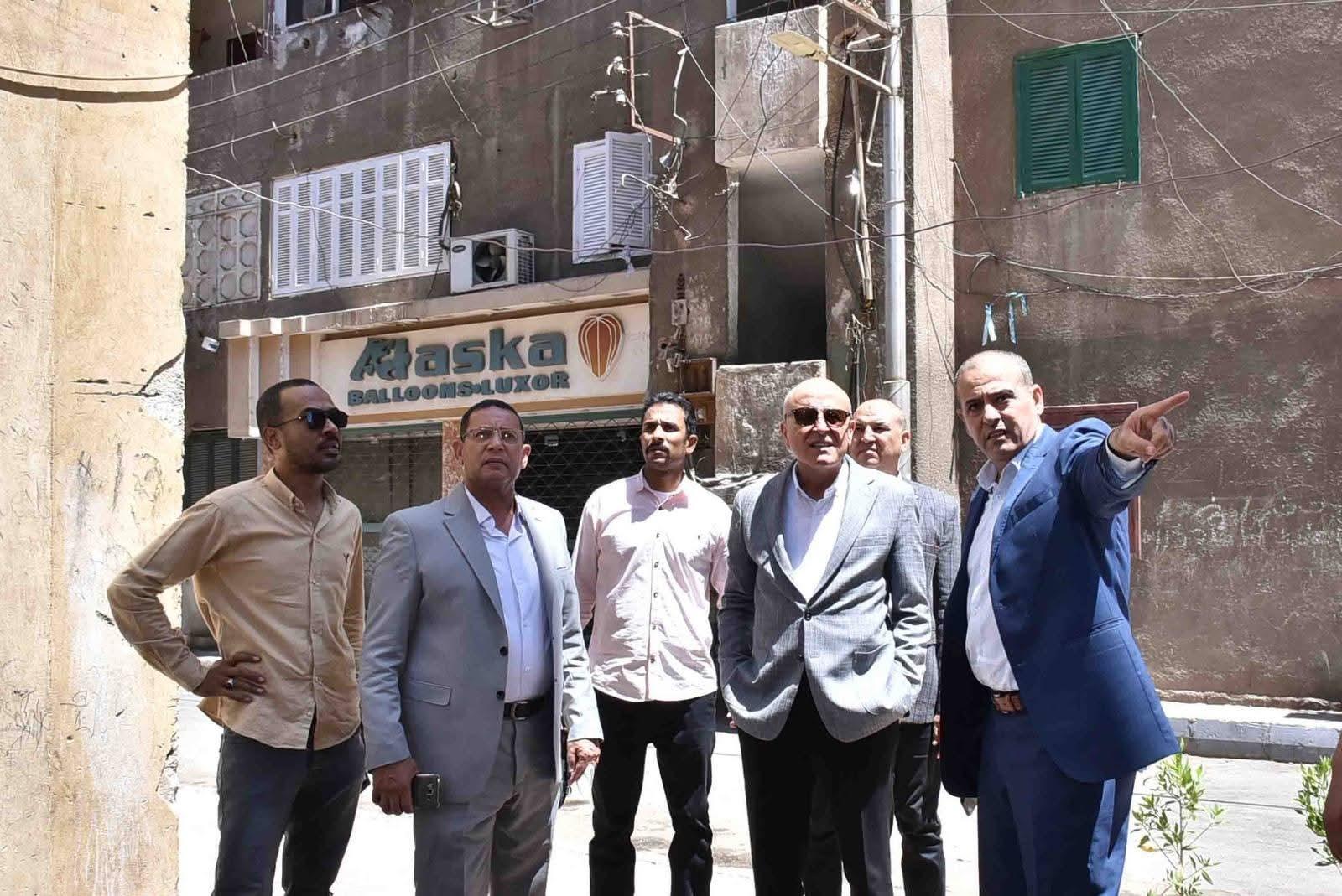 محافظ الأقصر يجري جولة ميدانية موسعة لمتابعة مستوى النظافة بمدينة الأقصر| صور