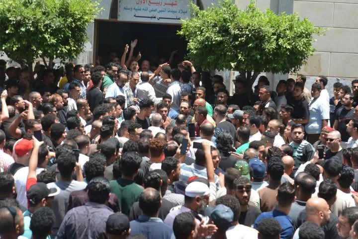 بالصور بعد تأكد أجهزة الصحة من الوفاة طبيعية والكشف عليه داخل المسجد