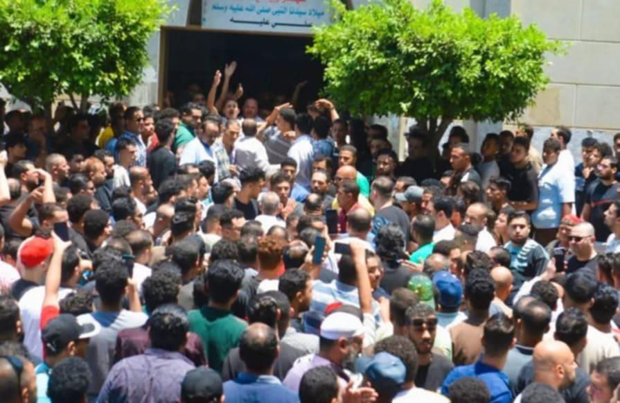 خروج جثمان أحمد عامر من مسجد الحريري بسمنود