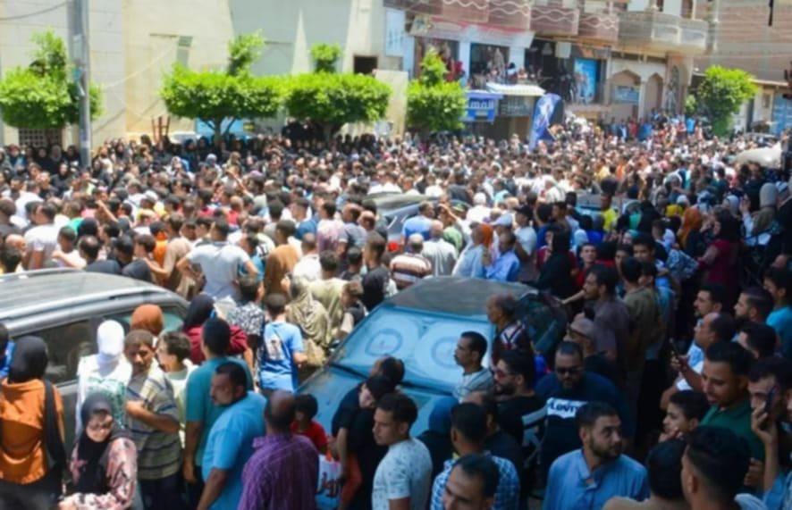 خروج جثمان أحمد عامر من مسجد الحريري بسمنود