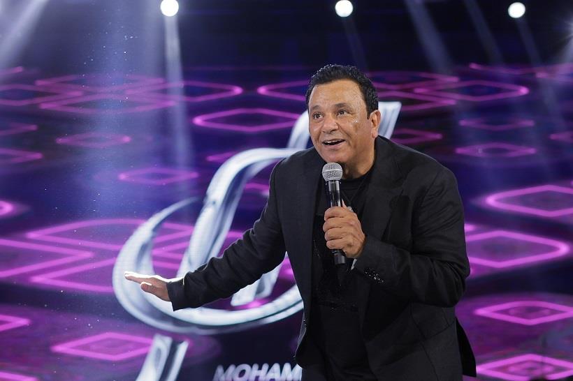 وليد منصور يعيد للمسرح الروماني قوته بحفل استثنائي كامل العدد لنجوم التسعينيات