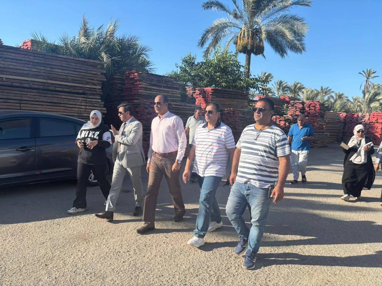 السكرتير العام يقود حملة مكبرة لازالة التعديات على الاراضي الزراعية وحرم طريق دمياط الجديدة| صور
