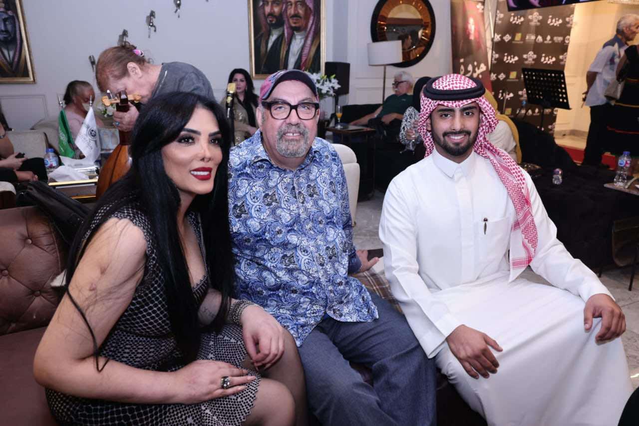 نبيلة عبيد تحتفل بتصوير مسلسل جذوة