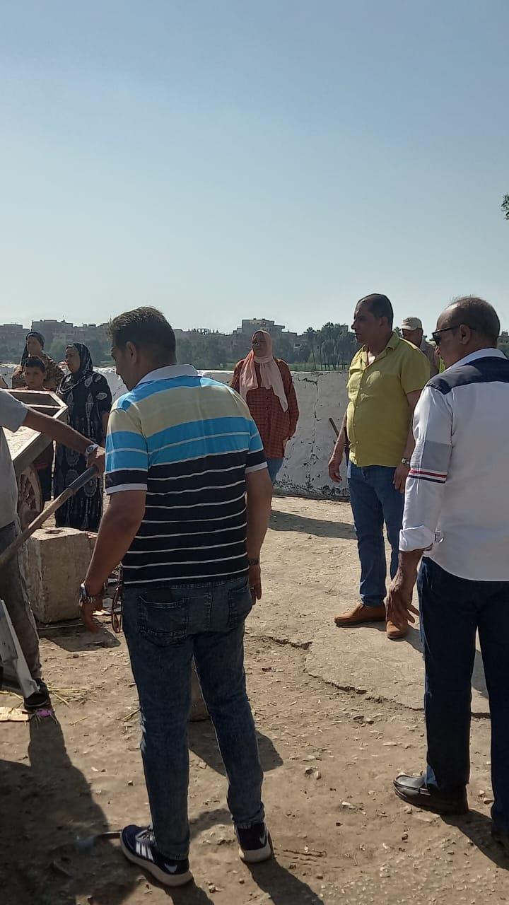  محافظ الدقهلية يصدر تعليمات مشددة لرفع الإشغالات وتنظيم المواقف العشوائية .