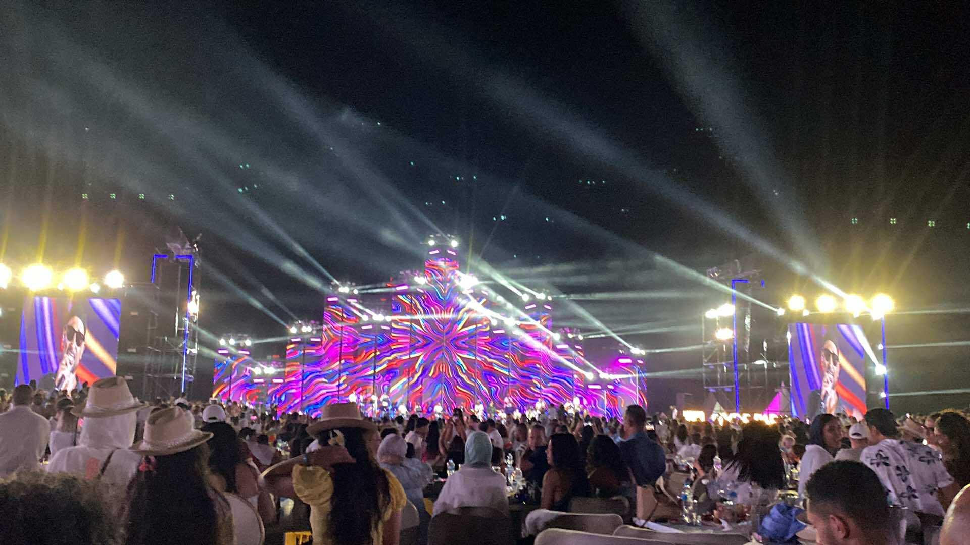 أحمد سعد يشعل حفل الساحل الشمالي وسط نجوم الفن