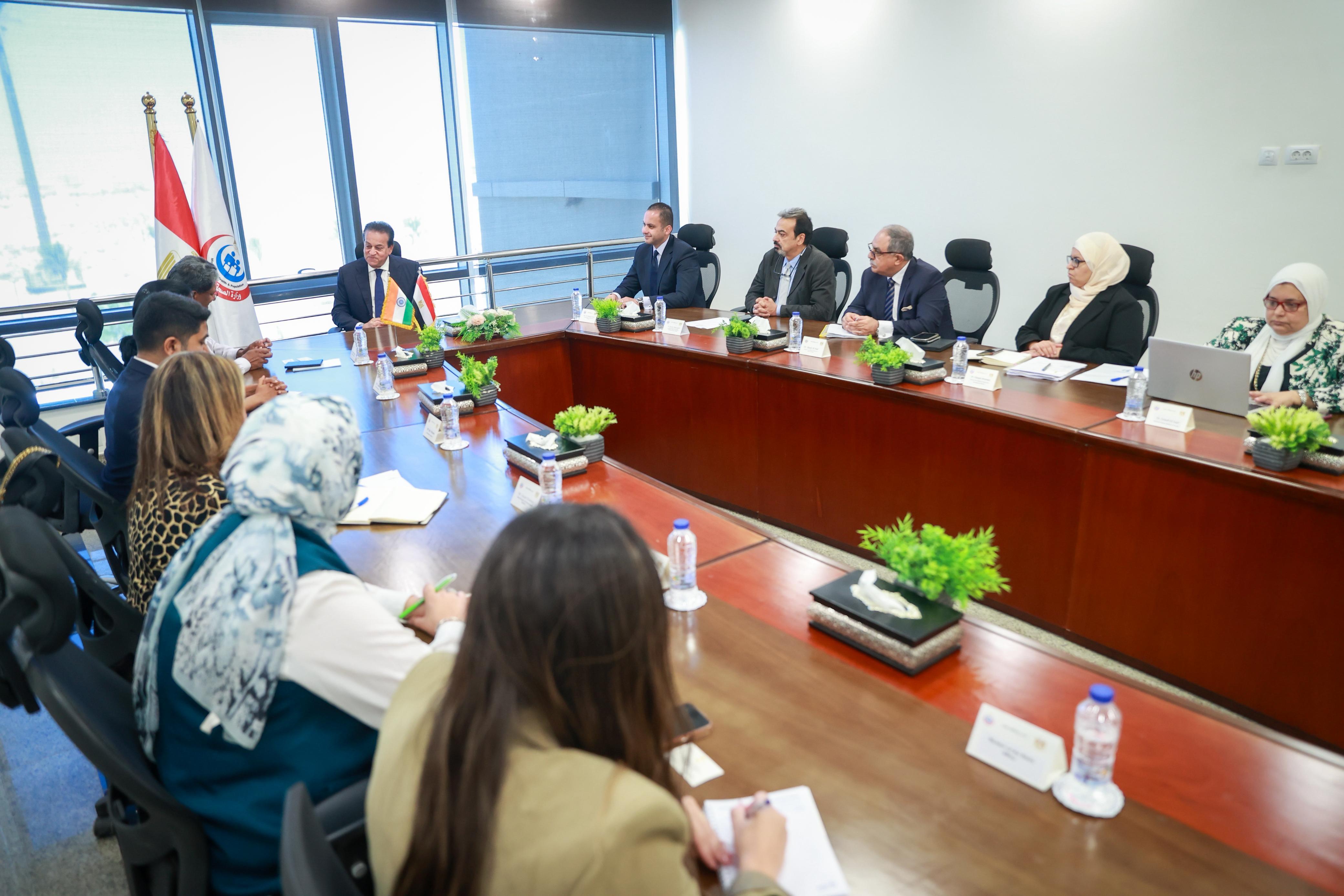 سفير الهند بالقاهرة ووزير الصحة