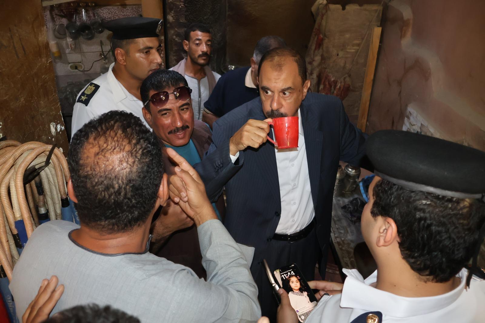 محافظ سوهاج يتفقد قرية “البربا” بجرجا ويحيل عدد من المسئولين للتحقيق| صور