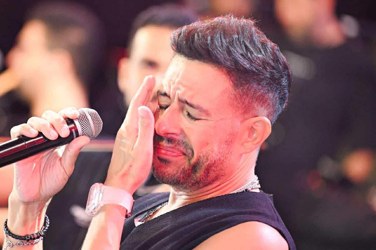 حماقي يشعل حماس جمهور مراسي.. وسر بكائه مع «ولا ليلة من لياليك»