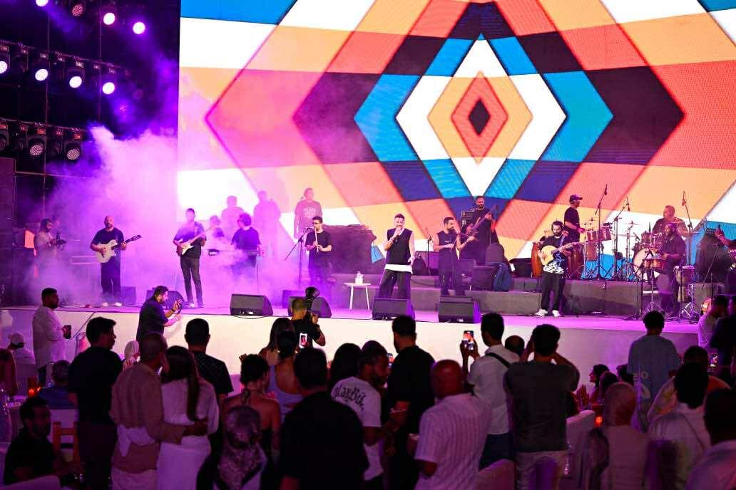 حماقي يشعل حماس جمهور مراسي.. وسر بكائه مع «ولا ليلة من لياليك»